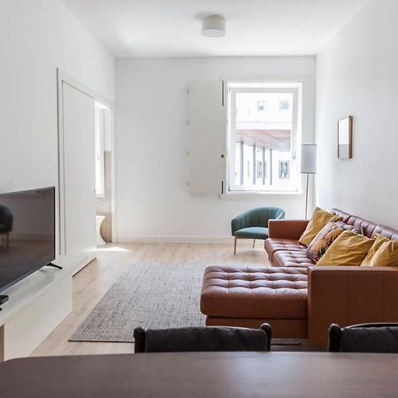 Classy 2Bdr Apartment In Downtown By Lovelystay Лиссабон Экстерьер фото