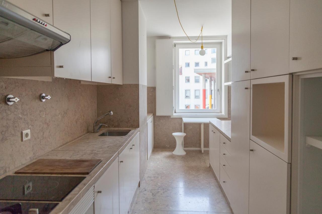 Classy 2Bdr Apartment In Downtown By Lovelystay Лиссабон Экстерьер фото