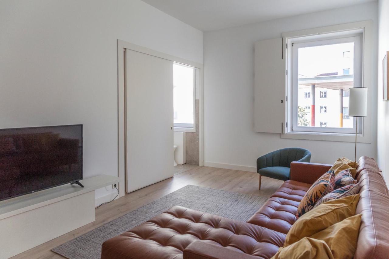 Classy 2Bdr Apartment In Downtown By Lovelystay Лиссабон Экстерьер фото