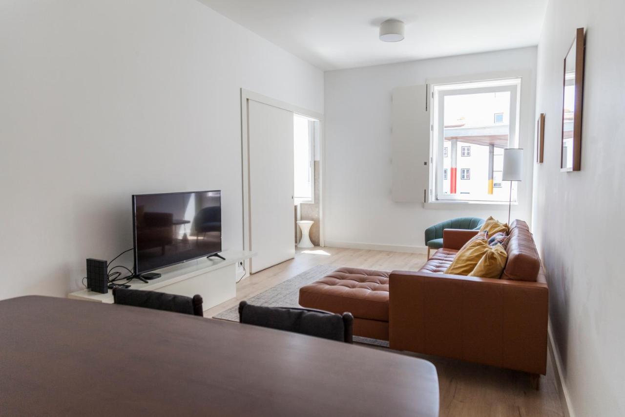 Classy 2Bdr Apartment In Downtown By Lovelystay Лиссабон Экстерьер фото