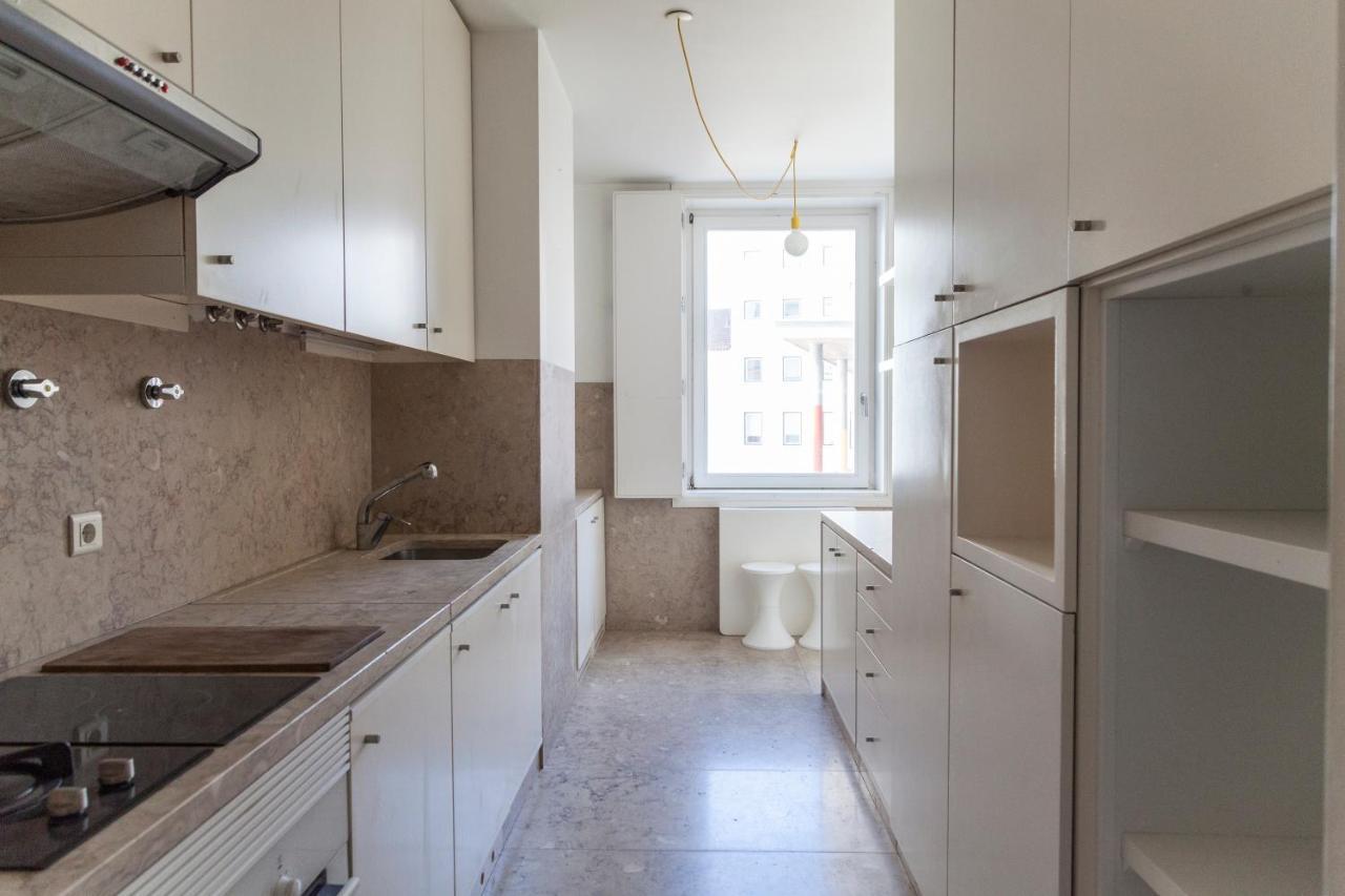 Classy 2Bdr Apartment In Downtown By Lovelystay Лиссабон Экстерьер фото