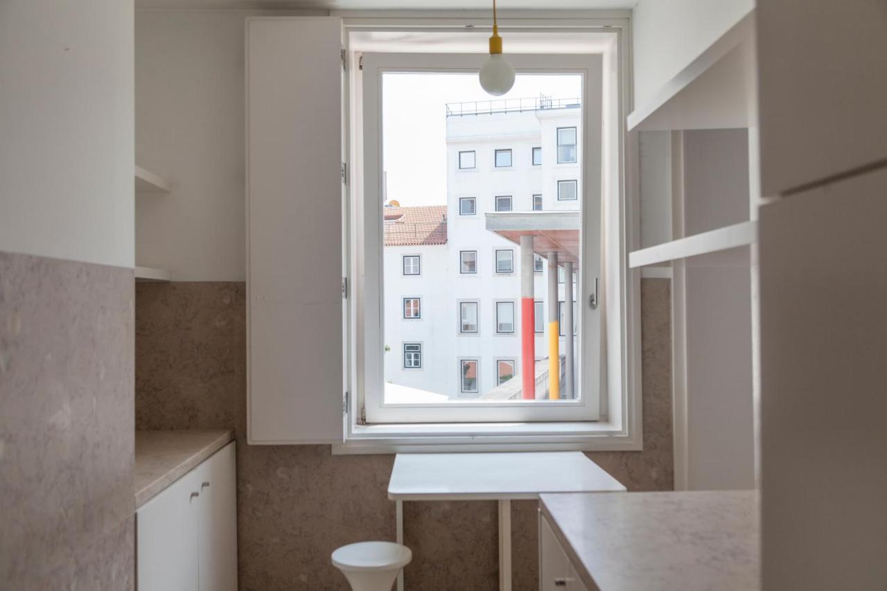 Classy 2Bdr Apartment In Downtown By Lovelystay Лиссабон Экстерьер фото